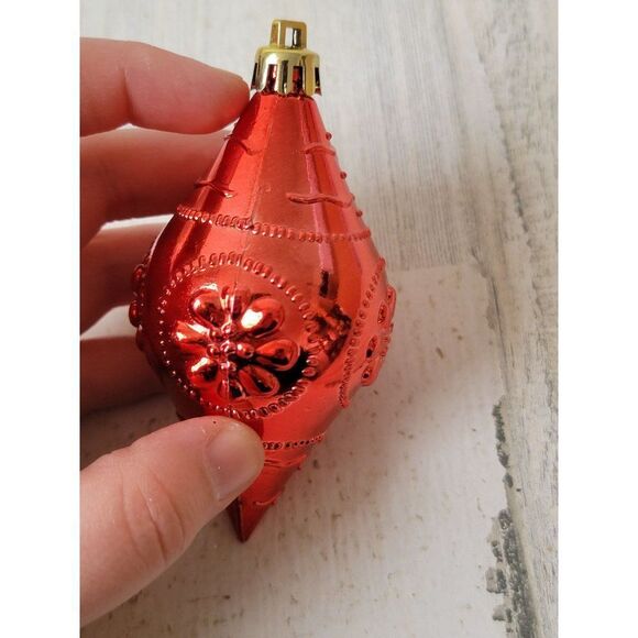 Red pointed abstract flower ornament Xmas decor - Picture 4 of 5